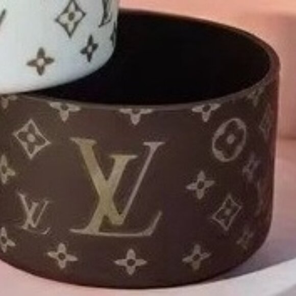 New Chocolate Brown Stanley LV Tumbler w/ Brown Bonus Gem & Boot Sleeve - Picture 3 of 7